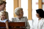 Apeldoorn 18 augustus 2006
Fotosessie Koningin Beatrix met Maxima Prins Willem Alexander Amalia Alexia en zijne keizerlijke hoogheden van japan Prins Naruhito Prinses Masako en hun dochtertje Aiko bij paleis het Loo.
Peter Smulders bv