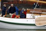 Muiden 28 mei 2006
Koningin Beatrix Prins Constantijn Prinses laurentien Prinses Eloise en Prins Claus Cazimir varen met de groen draeck.
Peter Smulders bv