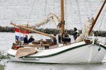 Muiden 28 mei 2006
Koningin Beatrix Prins Constantijn Prinses laurentien Prinses Eloise en Prins Claus Cazimir varen met de groen draeck.