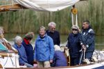 Muiden 28 mei 2006
Koningin Beatrix Prins Constantijn Prinses laurentien Prinses Eloise en Prins Claus Cazimir varen met de groen draeck.
Peter Smulders bv
