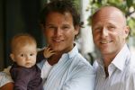 Amsterdam 13 augustus 2006
Leco v Zadelhoff met zijn vriend Rob en het dochtertje Robbie van zijn zus.
Peter Smulders bv
