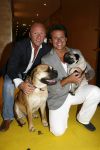 Amsterdam 16 juli 2006
OPening honden spa in het hilton hotel
Leco v Zadelhoff met zijn vriend Rob en hun honden
