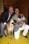 Amsterdam 16 juli 2006
OPening honden spa in het hilton hotel
Leco v Zadelhoff met zijn vriend Rob en hun honden
