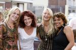 Aalsmeer 18 augustus 2006
Borrel voor oud big brother bewoners.
Ingrid BB Chantal BB en linda BB
