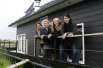 Muiderberg 31 mei 2006
Linda de Mol, Annette Malherbe Tjitske Reidinga  en Susan Visser  (Gooische vrouwen)op woonark in natuurreservaat Naardermeer tegen aanleg A6
Peter Smulders bv
