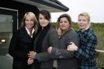 Muiderberg 31 mei 2006
Linda de Mol, Annette Malherbe Tjitske Reidinga  en Susan Visser  (Gooische vrouwen)op woonark in natuurreservaat Naardermeer tegen aanleg A6
Peter Smulders bv