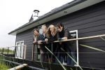Muiderberg 31 mei 2006
Linda de Mol, Annette Malherbe Tjitske Reidinga  en Susan Visser  (Gooische vrouwen)op woonark in natuurreservaat Naardermeer tegen aanleg A6
Peter Smulders bv