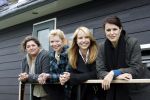 Muiderberg 31 mei 2006
Linda de Mol, Annette Malherbe Tjitske Reidinga  en Susan Visser  (Gooische vrouwen)op woonark in natuurreservaat Naardermeer tegen aanleg A6
Peter Smulders bv