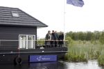Muiderberg 31 mei 2006
Linda de Mol, Annette Malherbe Tjitske Reidinga  en Susan Visser  (Gooische vrouwen)op woonark in natuurreservaat Naardermeer tegen aanleg A6
Peter Smulders bv