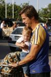 Ibiza 28 juli 2006
Marc v d Loo en Robine v d Meer arriveren op het vliegveld van Ibiza met hun 2 kinderen.