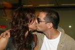 Schiphol 4 juni 2006
Mariska Hulscher en haar man Arie Schouwenaar arriveren een dag na hun trouwerij op schiphol met hun kinderen.
Peter Smulders bv