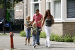 Amsterdam 16 augustus 2006
Mariska Hulscher met haar ex man Bert en hun kinderen.