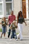 Amsterdam 16 augustus 2006
Mariska Hulscher met haar ex man Bert en hun kinderen.