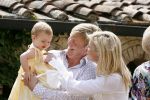 Tavarnelle 6 juli 2006
Koningin Beatrix met Prinses Maxima Prins Willem Alexander Amalia en Alexia tijdens fotomoment op vakantie.
