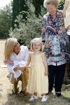 Tavarnelle 6 juli 2006
Koningin Beatrix met Prinses Maxima Prins Willem Alexander Amalia en Alexia tijdens fotomoment op vakantie.