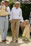 Tavarnelle 6 juli 2006
Koningin Beatrix met Prinses Maxima Prins Willem Alexander Amalia en Alexia tijdens fotomoment op vakantie.