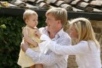 Tavarnelle 6 juli 2006
Koningin Beatrix met Prinses Maxima Prins Willem Alexander Amalia en Alexia tijdens fotomoment op vakantie.