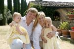 Tavarnelle 6 juli 2006
Koningin Beatrix met Prinses Maxima Prins Willem Alexander Amalia en Alexia tijdens fotomoment op vakantie.