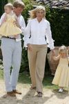 Tavarnelle 6 juli 2006
Koningin Beatrix met Prinses Maxima Prins Willem Alexander Amalia en Alexia tijdens fotomoment op vakantie.