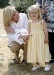 Tavarnelle 6 juli 2006
Koningin Beatrix met Prinses Maxima Prins Willem Alexander Amalia en Alexia tijdens fotomoment op vakantie.