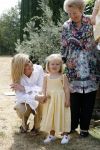 Tavarnelle 6 juli 2006
Koningin Beatrix met Prinses Maxima Prins Willem Alexander Amalia en Alexia tijdens fotomoment op vakantie.