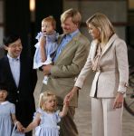 Apeldoorn 18 augustus 2006
Fotosessie Koningin Beatrix met Maxima Prins Willem Alexandert Amalia Alexia en de keizerlijke hoogheden van Japan Prins Naruhito Prinses Masako en prinses Aiko op paleis het Loo.
