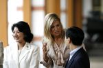 Apeldoorn 18 augustus 2006
Fotosessie Koningin Beatrix met Maxima Prins Willem Alexander Amalia Alexia en zijne keizerlijke hoogheden van japan Prins Naruhito Prinses Masako en hun dochtertje Aiko bij paleis het Loo.