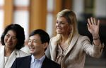 Apeldoorn 18 augustus 2006
Fotosessie Koningin Beatrix met Maxima Prins Willem Alexander Amalia Alexia en zijne keizerlijke hoogheden van japan Prins Naruhito Prinses Masako en hun dochtertje Aiko bij paleis het Loo.