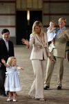 Apeldoorn 18 augustus 2006
Fotosessie Koningin Beatrix Prins Willem Alexander Maxima Amalia Alexia en hunne keizerlijke hoogheden Prins Naruhito prinses Masako en Prinses Aiko van japan op paleis het Loo