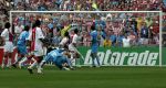 Rotterdam, 7 Mei 2006
Feyenoord stadion Gatorade Cup (KNVB-beker ) Seizoen 2005/2006
AJAX-PSV, eindstand 2-1
Michael Lamey brengt PSV op 1-1 Maarten Stekelenburg is te laat