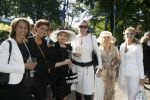 Wassenaar 6 juni 2006
Auberge de Kievit gekozen tot terras van het jaar door talkies.
Monique Collignon Juliette vossen Sylvie Schmeiz en Kris Bozalovic
Peter Smulders bv
