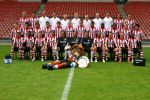Eindhoven, 1 Augustus 2006
Perspresentatie PSV Seizoen 2006/2007
Bovenste rij v.l.n.r.: Arvid smit  Manuel Da Costa  Ferd v Odenhoven  Joop Hiele  Tonny Btuins Slot  Ronald Koeman  Jan Wouters  Mart v d Heuvel  Luc v Agt  John de Jong Csaba Feher.
Middelste rij v.l.n.r.: Roy Beerens  Carlos Salcido  Michael Reiziger  Ibrahim Afellay  Phillip Cocu  Timmy Simons  Jan Vennegoor of Heselink  Michael Lamey  Arouna Kone  Jefferson Farfan  Michael Ball Lee Nguyen  
Onderste rij v.l.n.r.: Ismail Aissati  Eric Addo  Jason Culina  Jelle de Bock  Oscar Moens  Gomes  Ruud Boffin  Alex PSV  Andre Ooijer Mika Vayrynen  DaMarcus Beasley met PHOXY