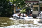 Amsterdam, 12 Juli 2006 Amsterdamse grachten.
Patrick Kluivert met zijn kinderen en familie en vrienden niet voetballend in Valencia maar varend op een speed boot