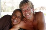 Ibiza 27 juli 2006
Patty Brard  en haar verloofde Antoine kussend  op Ibiza.