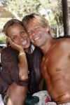 Ibiza 27 juli 2006
Patty Brard  en haar verloofde Antoine kussend  op Ibiza.