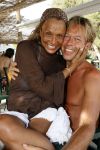 Ibiza 27 juli 2006
Patty Brard  en haar verloofde Antoine kussend  op Ibiza.