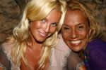 Ibiza 28 juli 2006
Patty Brard  en Angela Kluivert  op  Ibiza.