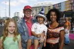 Amsterdam 15 juli 2006
Premiere K3 in pathe arena.
Peter Faber met petje en vrouw en kinderen