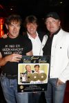 Blaricum 17 mei 2006
Gerard Joling  Gordon en Peter Gallas met gouden dvd
Peter Smulders bv