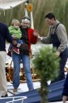 Muiden 28 mei 2006
Koningin Beatrix Prins Constantijn Prinses laurentien Prinses Eloise en Prins Claus Cazimir varen met de groen draeck.