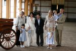 Apeldoorn 18 augustus 2006
Fotosessie Koningin Beatrix met Maxima Prins Willem Alexandert Amalia Alexia en de keizerlijke hoogheden van Japan Prins Naruhito Prinses Masako en prinses Aiko op paleis het Loo.