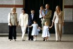 Apeldoorn 18 augustus 2006
Fotosessie Koningin Beatrix met Maxima Prins Willem Alexandert Amalia Alexia en de keizerlijke hoogheden van Japan Prins Naruhito Prinses Masako en prinses Aiko op paleis het Loo.