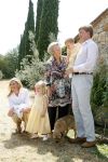 Tavarnelle 6 juli 2006
Koningin Beatrix met Prinses Maxima Prins Willem Alexander Amalia en Alexia tijdens fotomoment op vakantie. Mastino Napolitana