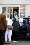 Den Haag 4 juni 2006
Prinses laurentien in rolstoel en Prins Constantijn verlaten het bronovo ziekenhuis na de geboorte van hun 3e kindje dochter prinses Leonore.
Peter Smulders bv