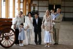 Apeldoorn 18 augustus 2006
Fotosessie Koningin Beatrix met Maxima Prins Willem Alexandert Amalia Alexia en de keizerlijke hoogheden van Japan Prins Naruhito Prinses Masako en prinses Aiko op paleis het Loo.