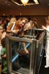 Amsterdam 16 juli 2006
OPening honden spa in het hilton hotel
Quinty trustfull met dochter en hond