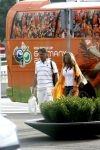Schiphol 22 juni 2006
John de Wolf brengt zijn nieuwe vriendin Rebecca Loos naar het vliegveld.
Peter Smulders bv