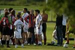 Amsterdam 19 juni 2006
Robbie Williams aan het voetballen bij AJAX met sigaret
Peter Smulders bv