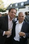 Wassenaar 6 juni 2006
Auberge de Kievit gekozen tot terras van het jaar door talkies.
Robert leroy met zijn schoonvader
Peter Smulders bv