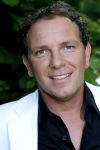 Hoofddorp 28 juni 2006
CD presentatie Robert Leroy in Claus Party house.
Robert  
Peter Smulders bv